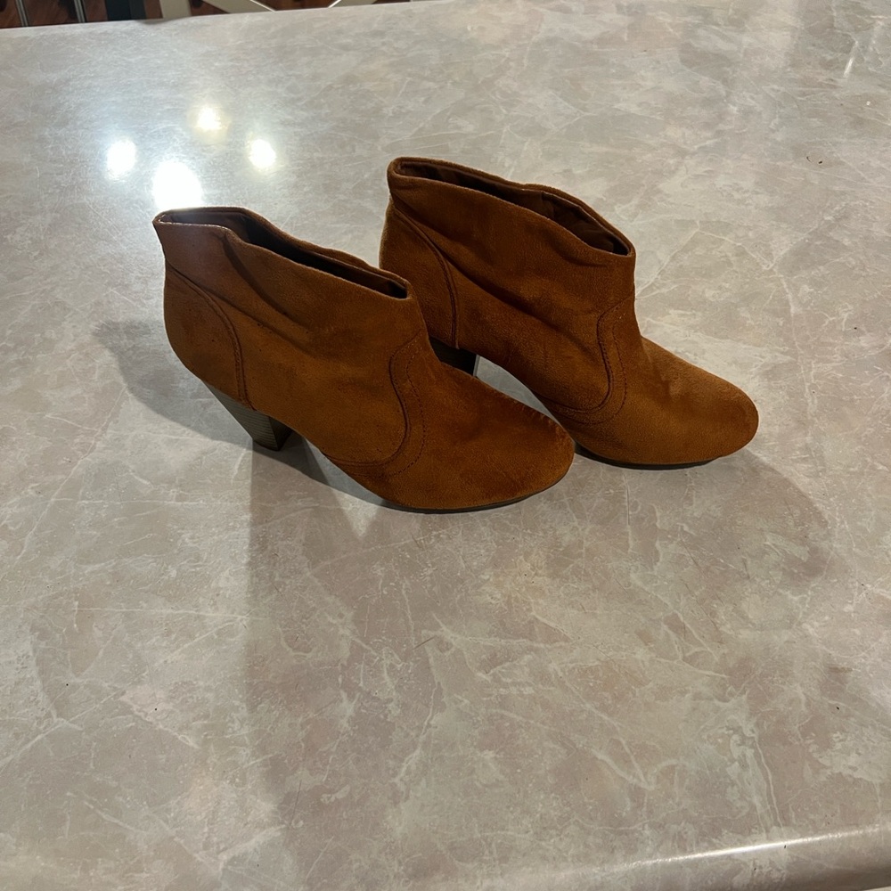DIVA Lounge Tan Heeled Boots